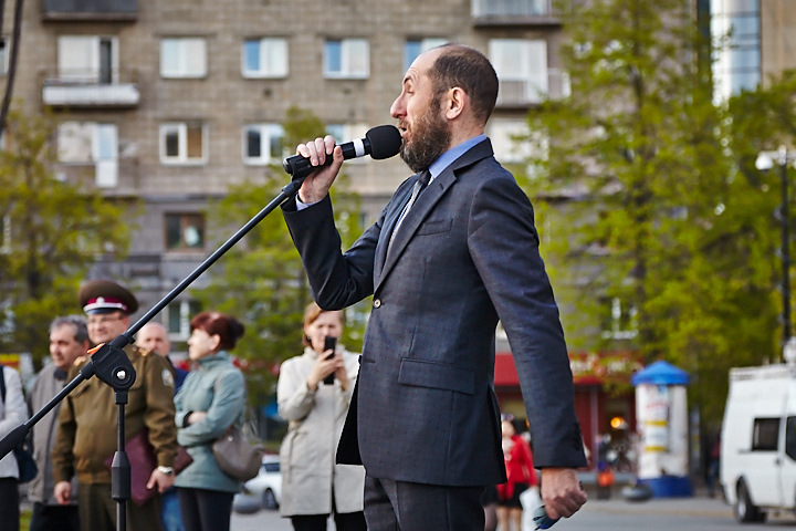 Кехман покидает пост директора Новосибирского оперного театра Кехман покидает пост директора Новосибирского оперного театра