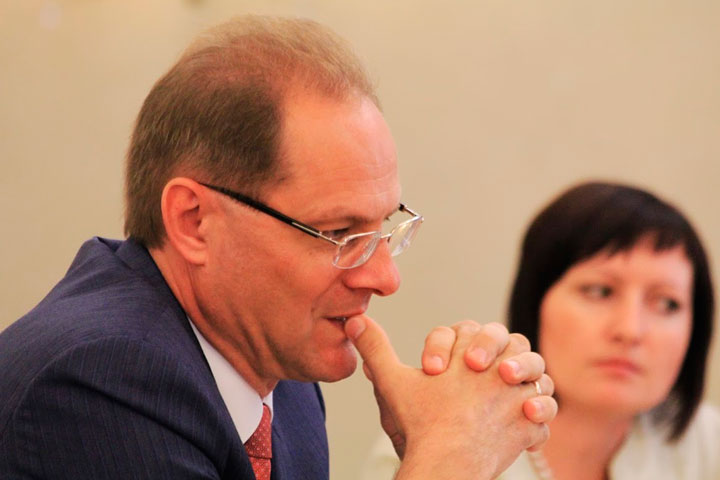 Генпрокуратура требует найти автора публикации про банковские счета семьи Василия Юрченко