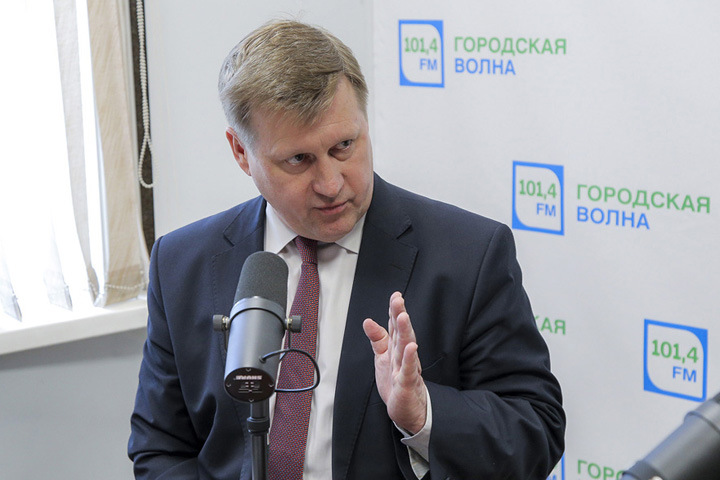 Платные парковки и первый день пешеходной улицы: «Мэр отвечает» о будущем Новосибирска Платные парковки и первый день пешеходной улицы: «Мэр отвечает» о будущем Новосибирска