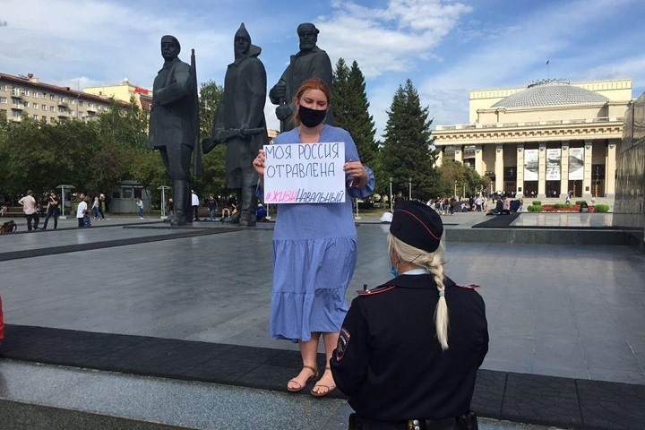 Навальный остается в искусственной коме