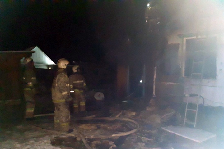 Двое маленьких детей погибли при пожаре в Хакасии из-за курения