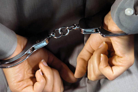 Бурятский подросток на глазах матери изнасиловал девушку и провел голой по улице Бурятский подросток на глазах матери изнасиловал девушку и провел голой по улице