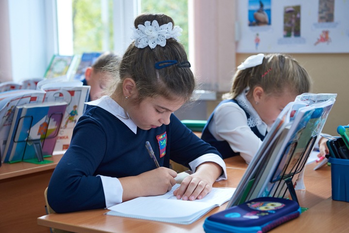 Нужны десятки тысяч: новосибирцы рассказали, сколько потратят на сборы детей в школу