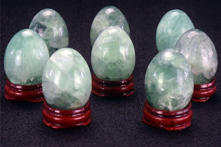 Новосибирское правительство закупает позолоченные подстаканники и каменные шары Новосибирское правительство закупает позолоченные подстаканники и каменные шары