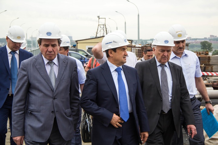 «Сибмост» продан консорциуму с участием Сбербанка и АФК «Система» «Сибмост» продан консорциуму с участием Сбербанка и АФК «Система»