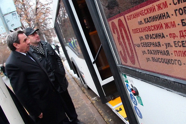 Отставки губернаторов интересовали новосибирцев больше 80-летия области