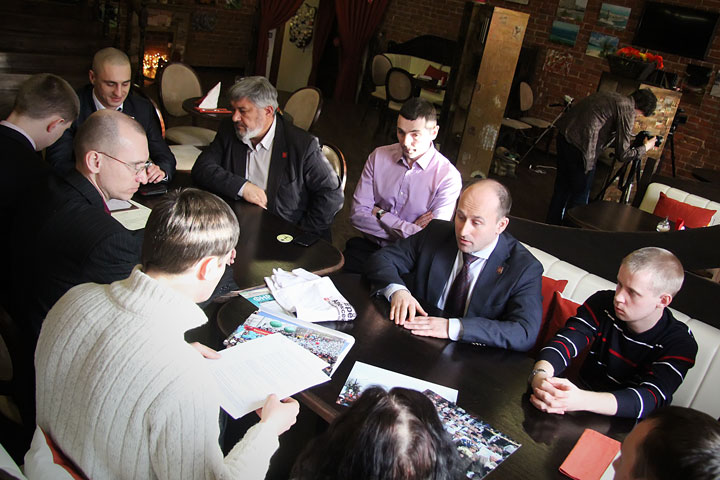 Николай Стариков открывает «Антимайдан» в Новосибирске Николай Стариков открывает «Антимайдан» в Новосибирске