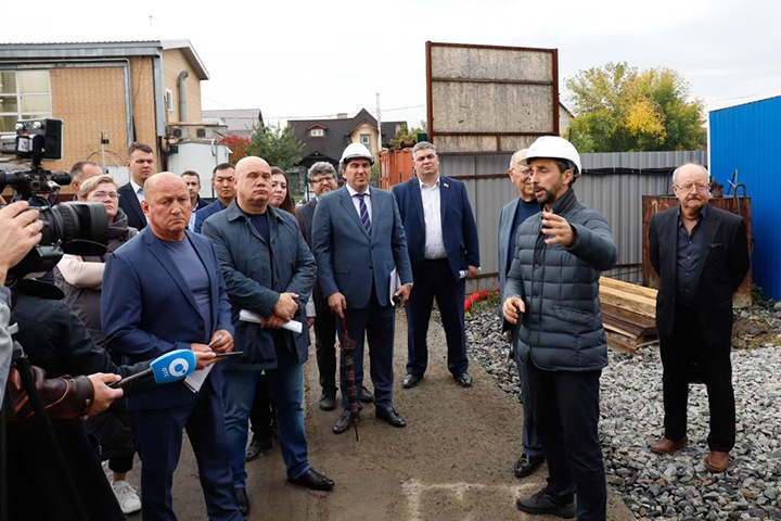 Новосибирские поликлиники, которые должны были сдать в 2022 году, готовы только на треть Новосибирские поликлиники, которые должны были сдать в 2022 году, готовы только на треть