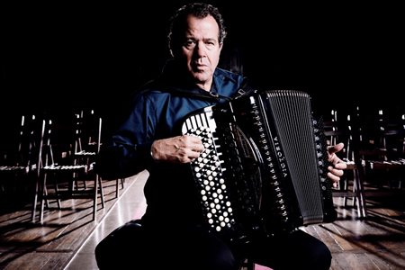 Российскую премьеру «Времен года» на аккордеоне представит в Новосибирске Ришар Гальяно