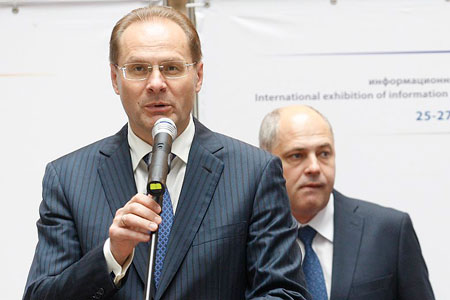 Через суды, отставки и похищения: завершается скандальная кампания по выборам мэра Новосибирска Через суды, отставки и похищения: завершается скандальная кампания по выборам мэра Новосибирска