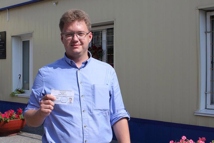 Независимого томского депутата арестовали на месяц за акцию в поддержку Навального, на которой он не был