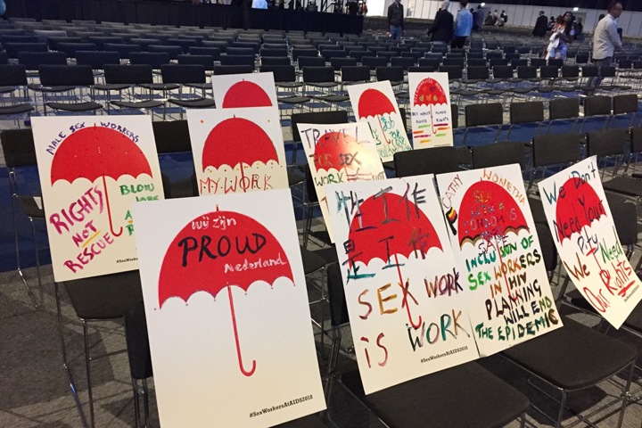 Двух девушек из Бурятии заставляют заниматься проституцией в Китае