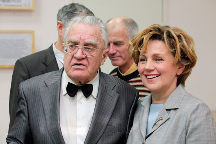 Академик РАМН Влаиль Казначеев скончался в Новосибирске Академик РАМН Влаиль Казначеев скончался в Новосибирске