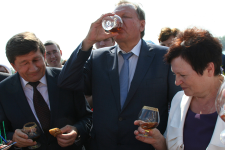 Омский горсовет не смог выбрать спикера из двух кандидатов-единороссов Омский горсовет не смог выбрать спикера из двух кандидатов-единороссов