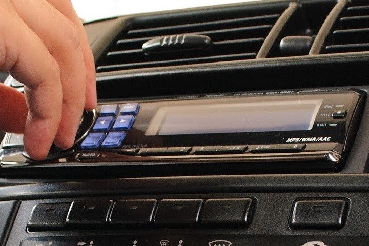 Виды автомагнитол или какую магнитолу выбрать
