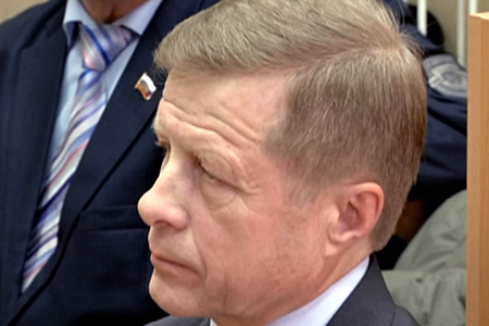 Суд отложил рассмотрение дела главы Доволенского района о завышении зарплаты Суд отложил рассмотрение дела главы Доволенского района о завышении зарплаты