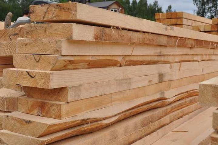 Какая разница между сортами досок: взаимосвязь применения и возможности