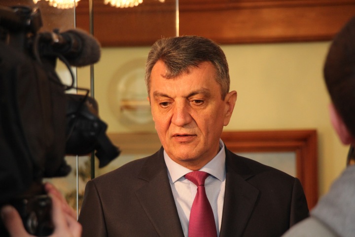 Полпред Меняйло посоветовал журналистам «не думать вместо Путина» Полпред Меняйло посоветовал журналистам «не думать вместо Путина»