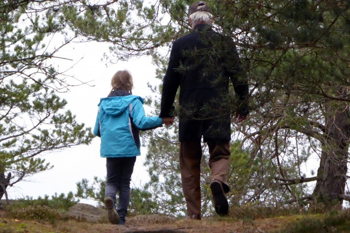 Новосибирского пенсионера обвинили в совращении внучки. Ему потребовали 13 лет, он пытался покончить с собой во время суда Новосибирского пенсионера обвинили в совращении внучки. Ему потребовали 13 лет, он пытался покончить с собой во время суда