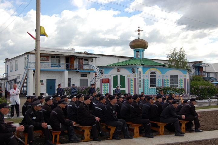 Трое сотрудников колонии в Хакасии пойдут под суд за пытки и сексуальное насилие над заключенными