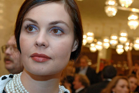 Екатерина Андреева сходила на балет в Улан-Удэ, поплавав с факелом в Байкале Екатерина Андреева сходила на балет в Улан-Удэ, поплавав с факелом в Байкале