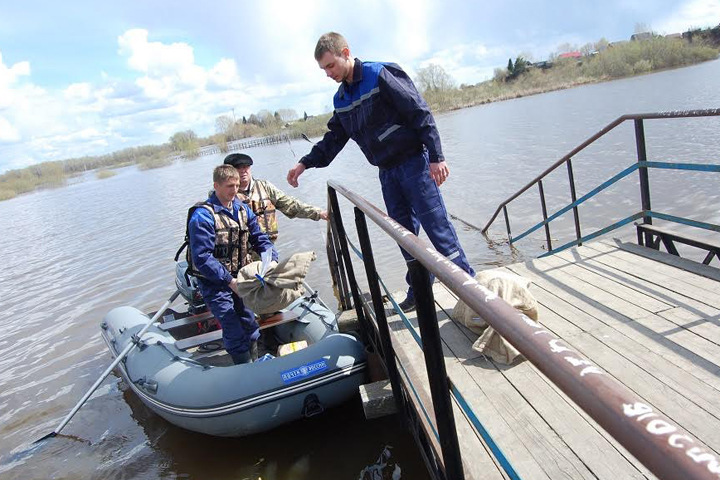 Сибирских почтальонов пересадят на лодки и вездеходы