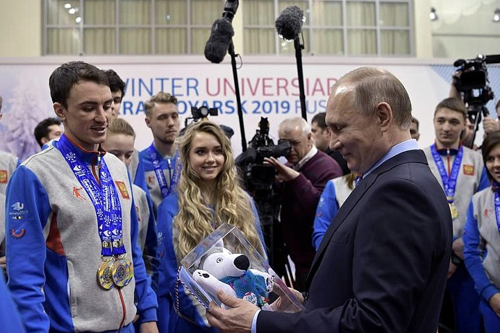 Путин распорядился ускорить строительство объектов Универсиады и решить вопрос с запуском аэроэкспресса Путин распорядился ускорить строительство объектов Универсиады и решить вопрос с запуском аэроэкспресса