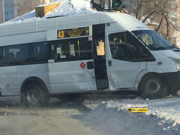 Дававшего взятку Суваряну перевозчика попросили уйти с маршрута Дававшего взятку Суваряну перевозчика попросили уйти с маршрута