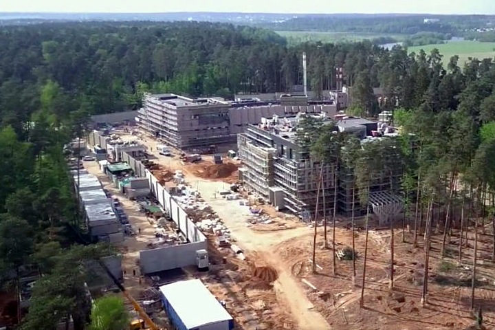 Подмосковную резиденцию Путина обстраивают лечебницей и гостиницей