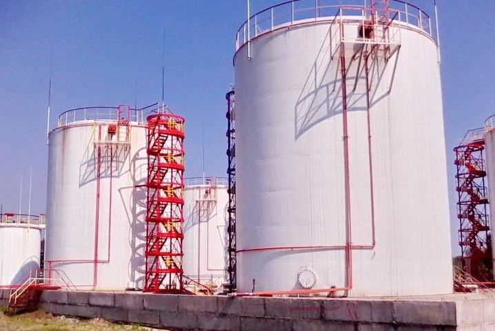 Использование дыхательного клапана на резервуарах Использование дыхательного клапана на резервуарах