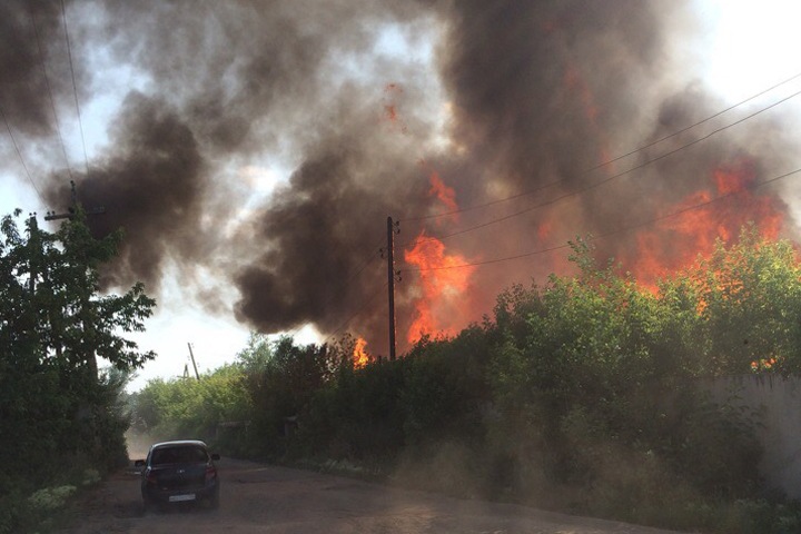 Отходы вновь загорелись на лесопилке в Канске Отходы вновь загорелись на лесопилке в Канске