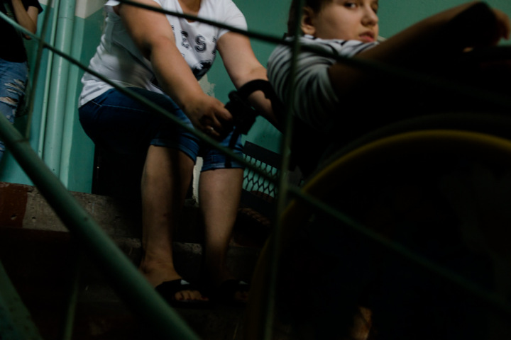 «Я зависим от других — это бесит»: новосибирская семья бьется за доступную среду для своих детей «Я зависим от других — это бесит»: новосибирская семья бьется за доступную среду для своих детей