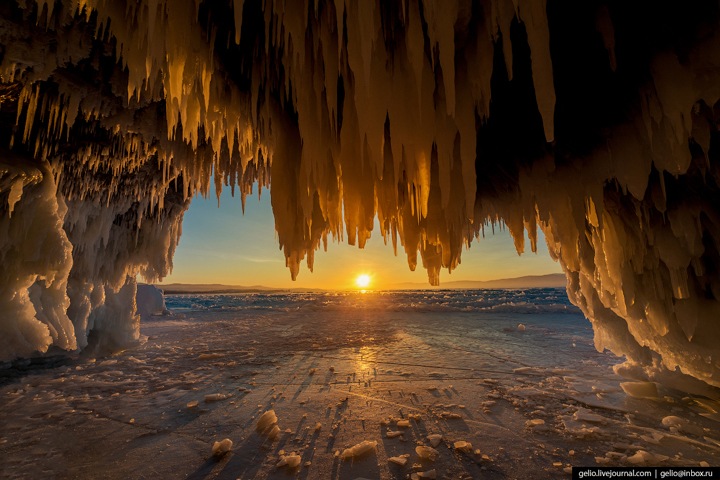 «Здоровый образ жизни по-русски»: немецкая газета об отдыхе на Байкале с самогоном, баней, шаманскими обрядами и советскими фильмами «Здоровый образ жизни по-русски»: немецкая газета об отдыхе на Байкале с самогоном, баней, шаманскими обрядами и советскими фильмами