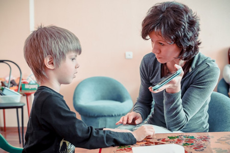 Центр анализа поведения для помощи детям с аутизмом создан при НГУ