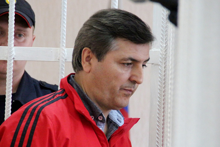 Омская прокуратура требует взыскать с Гамбурга и Меренкова 130 млн рублей Омская прокуратура требует взыскать с Гамбурга и Меренкова 130 млн рублей