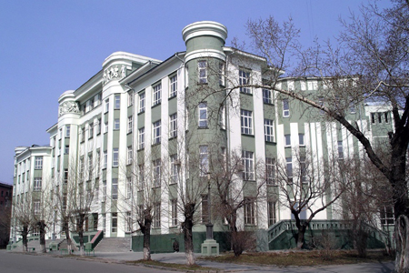 Преподаватель НГАВТ получал взятки от выпускников за поддельные документы Преподаватель НГАВТ получал взятки от выпускников за поддельные документы