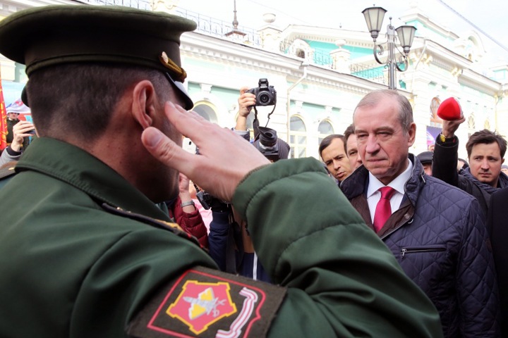 Путин принял отставку Левченко Путин принял отставку Левченко