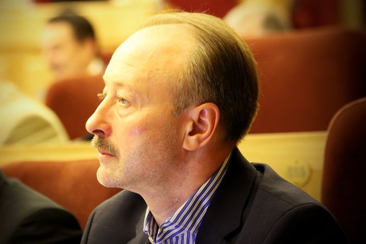 Новосибирский депутат рассказал о никотиновом мармеладе