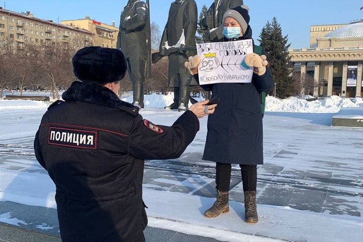 Пикеты против президента РФ прошли в Новосибирске Пикеты против президента РФ прошли в Новосибирске