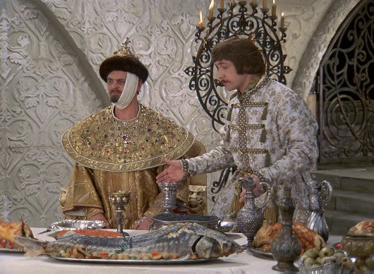 Томские чиновники тратили резервные деньги на праздники и подарки Томские чиновники тратили резервные деньги на праздники и подарки