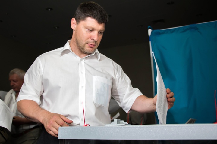 «ЕР» приостановила членство в партии зампреда бюджетного комитета новосибирского заксобрания