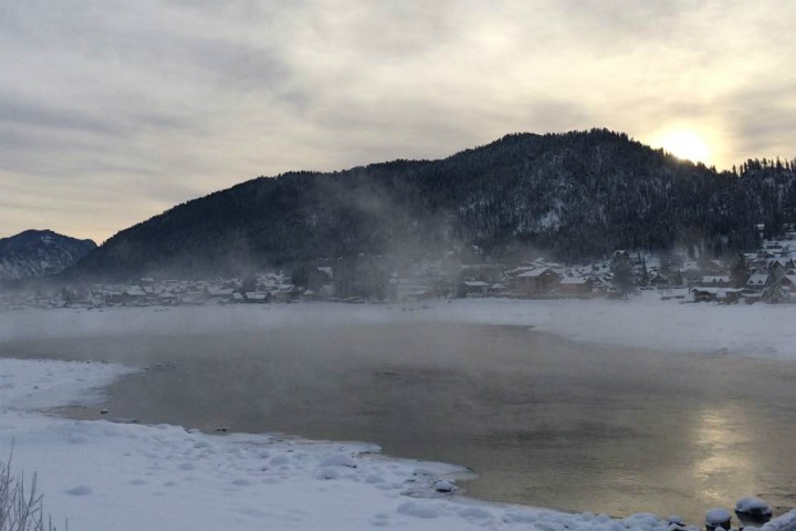 Росавиация остановила поиски пропавшего над Телецким озером вертолета