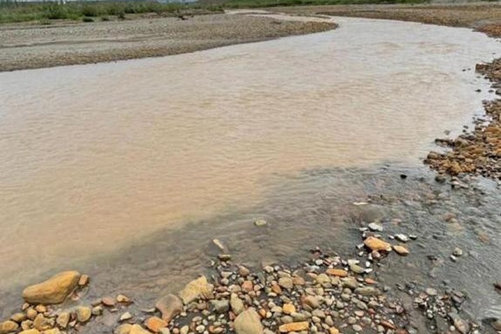 «Норникель» списал изменение цвета реки на Таймыре на паводковые воды