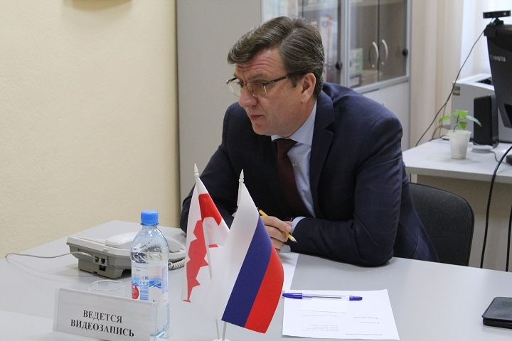 Не выпускавший Навального из Омска врач-единоросс получил новую должность