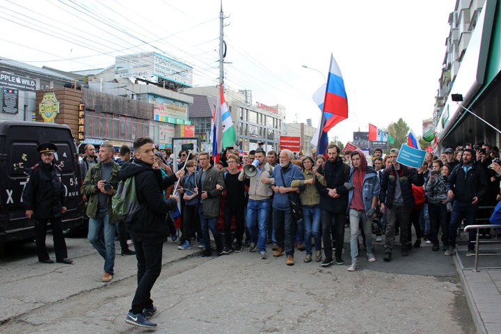 Депутаты разрешили митинговать около новосибирского правительства Депутаты разрешили митинговать около новосибирского правительства