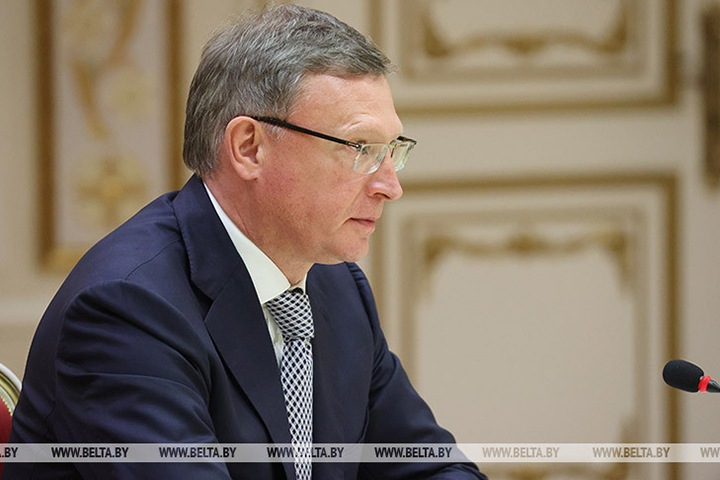 «У вас бы тоже цветную революцию устроили»: сибирские губернаторы съехались к Лукашенко «У вас бы тоже цветную революцию устроили»: сибирские губернаторы съехались к Лукашенко