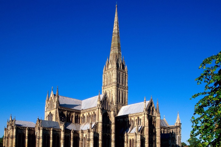 Красноярские журналисты опубликовали пьесу «Петрова и Боширова» о россиянах в Солсбери Красноярские журналисты опубликовали пьесу «Петрова и Боширова» о россиянах в Солсбери