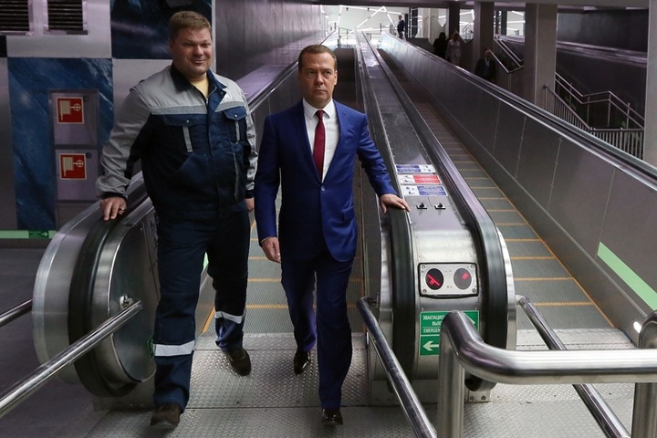 Новосибирский парламент обсудит ответ Медведеву на повышение пенсионного возраста Новосибирский парламент обсудит ответ Медведеву на повышение пенсионного возраста