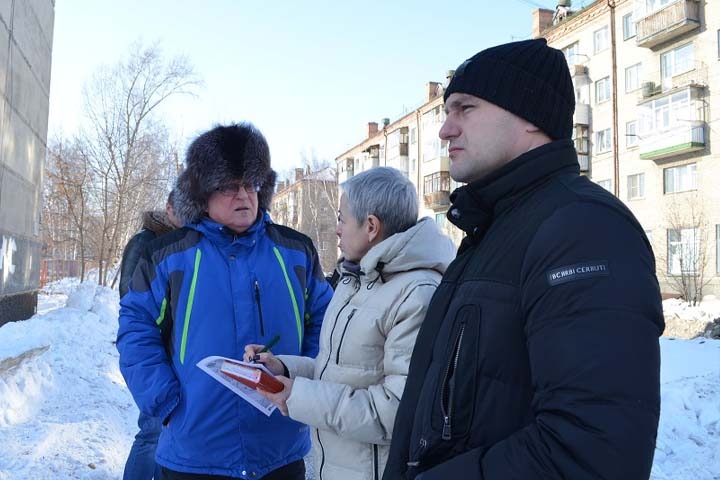 Обыски идут у замглавы Советского района Новосибирска Обыски идут у замглавы Советского района Новосибирска