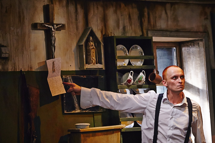 «Сиротливый запад» в «Старом доме»: Макдонах из соседнего колхоза «Сиротливый запад» в «Старом доме»: Макдонах из соседнего колхоза